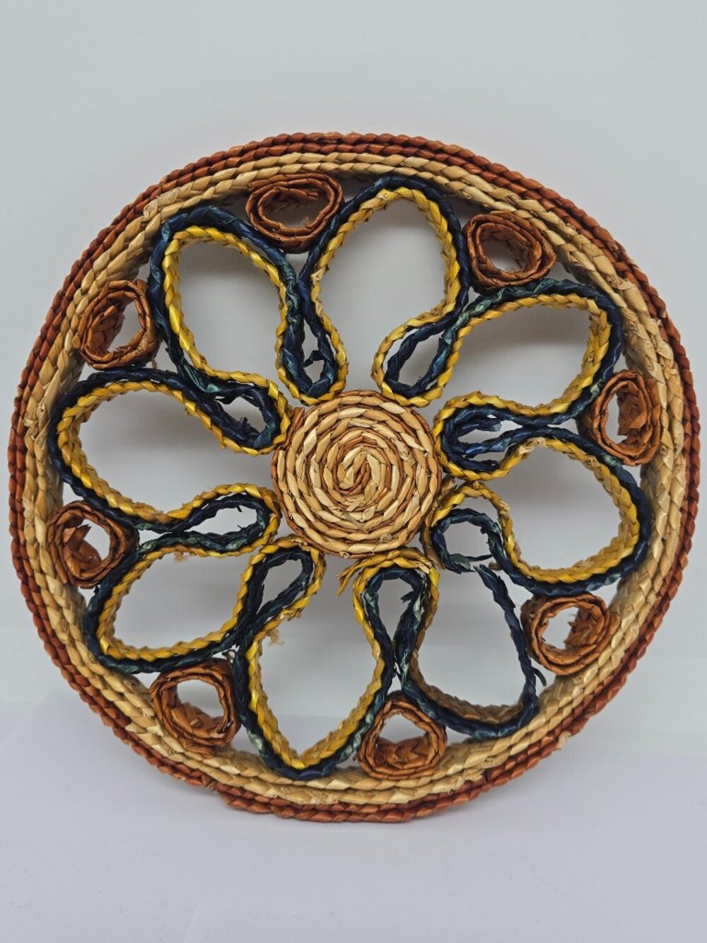 Vintage Rattan Wicker Trivets, Hot Pads, Set of 3, Circle, 1970s - Picture 2 of 9